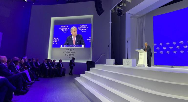 At Davos, Guterres slams backsliding on local weather commitments